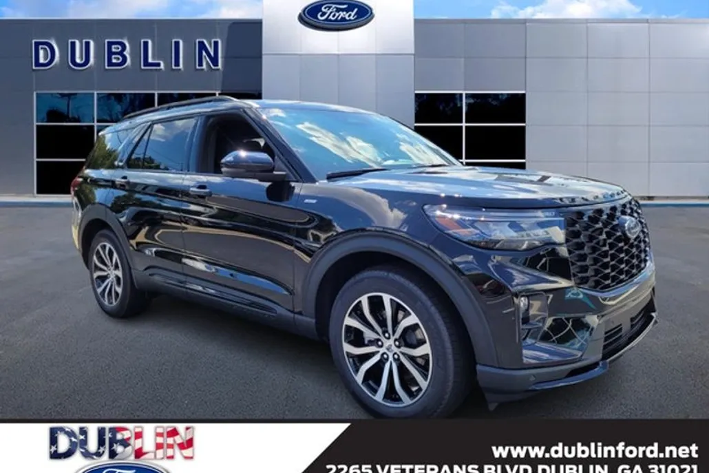 2025 Ford Explorer ST-Line photo 1