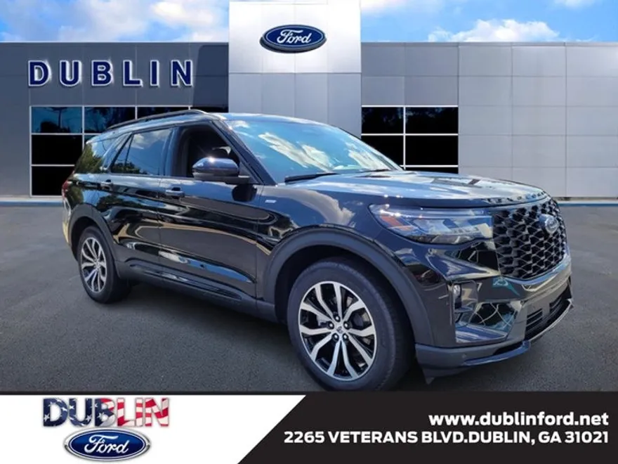 2025 Ford Explorer ST-Line photo 1