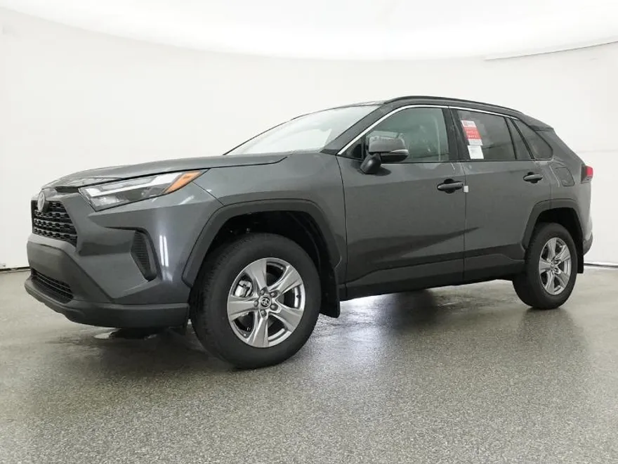 2025 Toyota RAV4 XLE photo 1