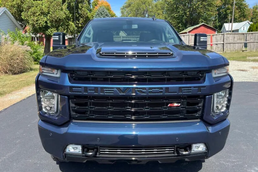 2022 Chevrolet Silverado 2500HD LT photo 1