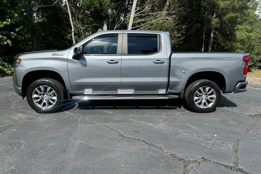 2022 Chevrolet Silverado 1500 RST photo 1