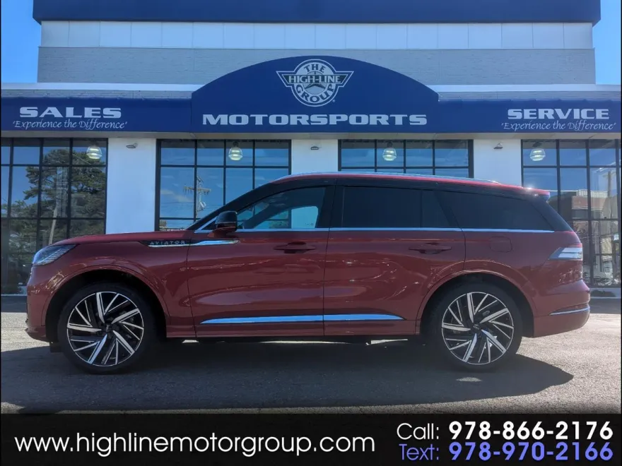 2025 Lincoln Aviator Black Label photo 1
