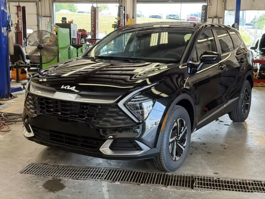 2025 Kia Sportage Hybrid LX photo 1