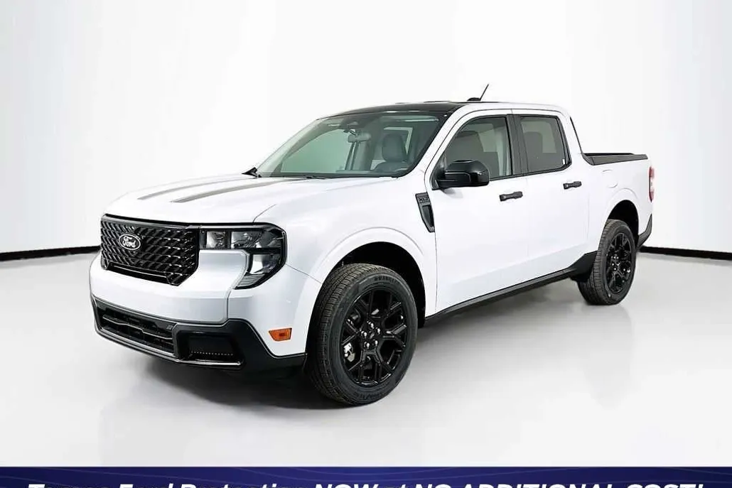 2025 Ford Maverick XLT photo 1