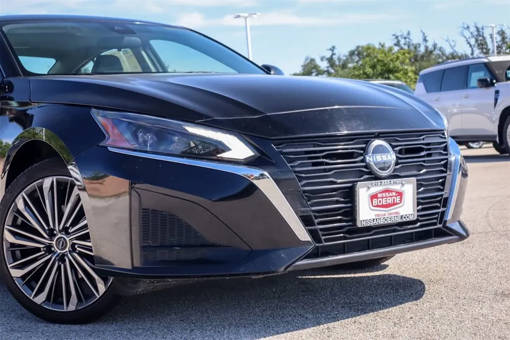 2023 Nissan Altima 2.5 SL photo 1
