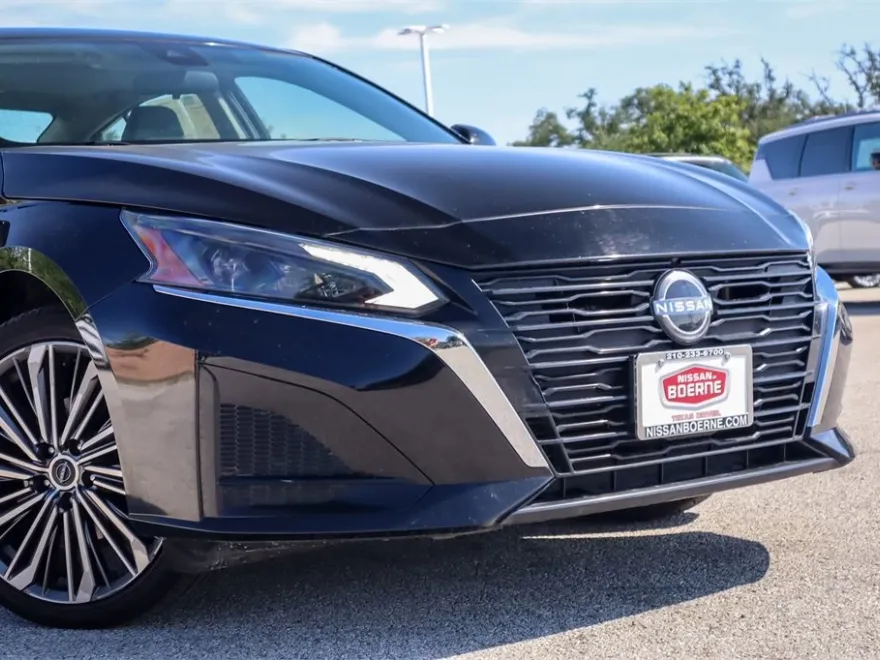 2023 Nissan Altima 2.5 SL photo 1