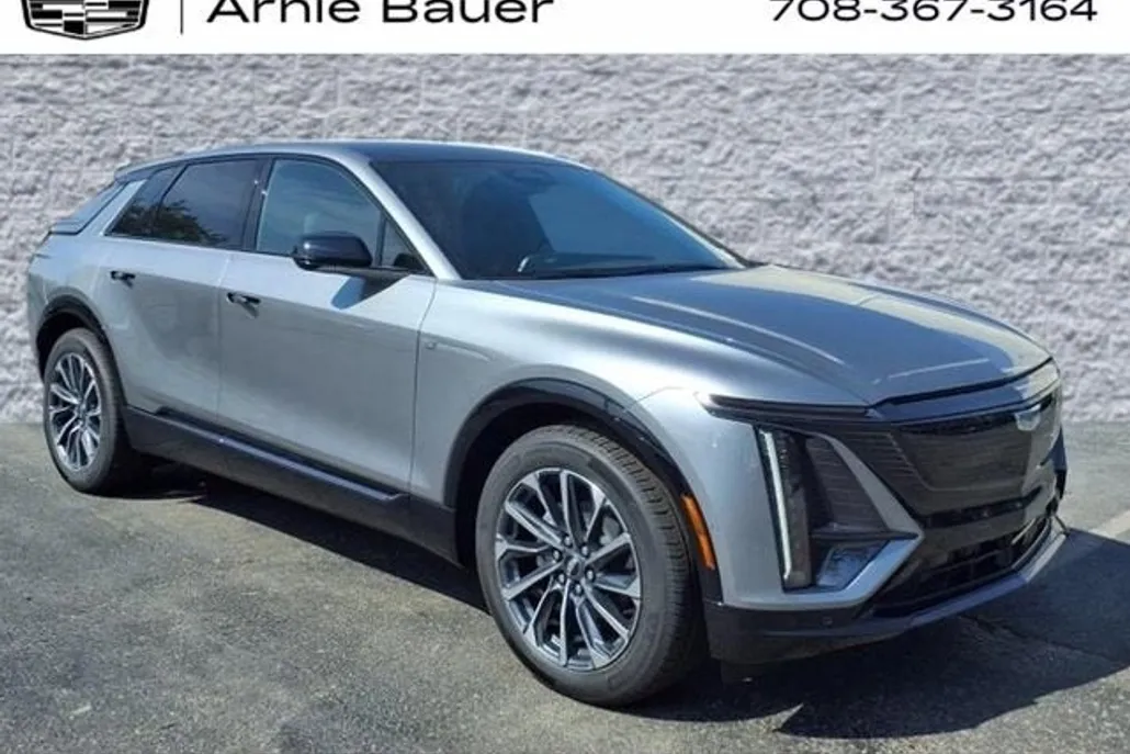 2025 Cadillac Lyriq Sport photo 1