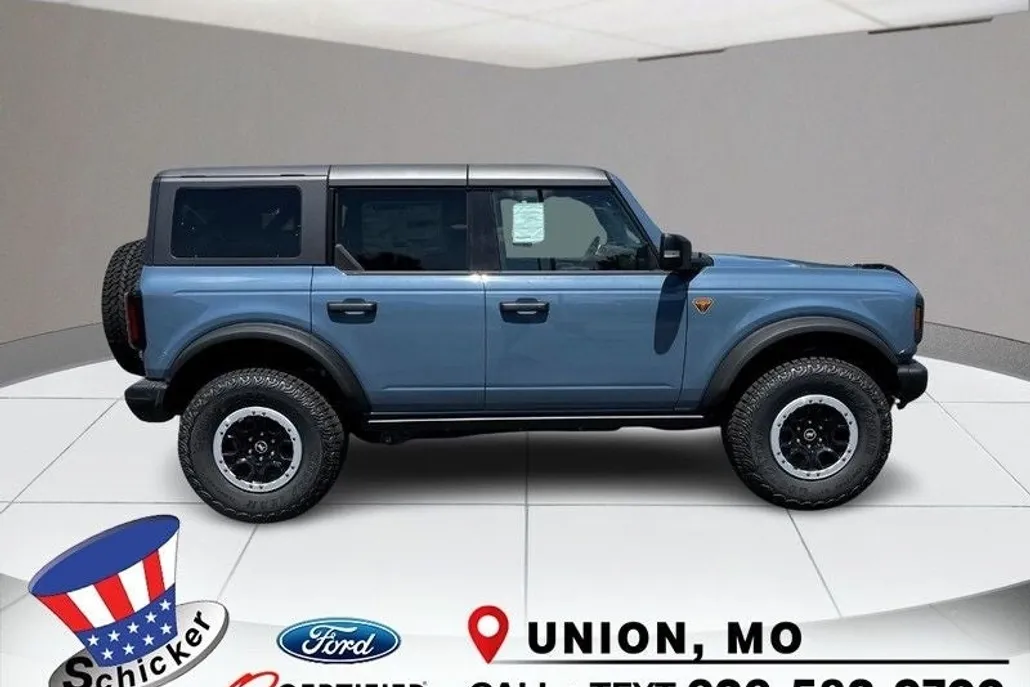 2025 Ford Bronco Badlands photo 1