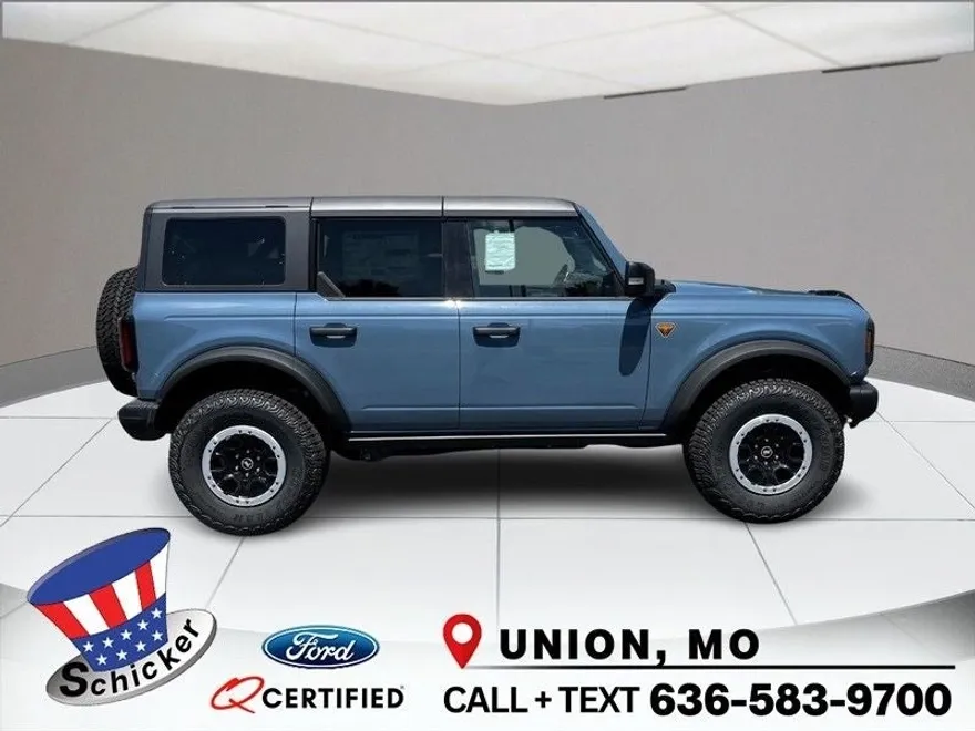 2025 Ford Bronco Badlands photo 1