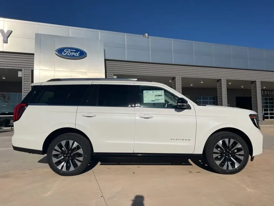 2025 Ford Expedition Platinum photo 1