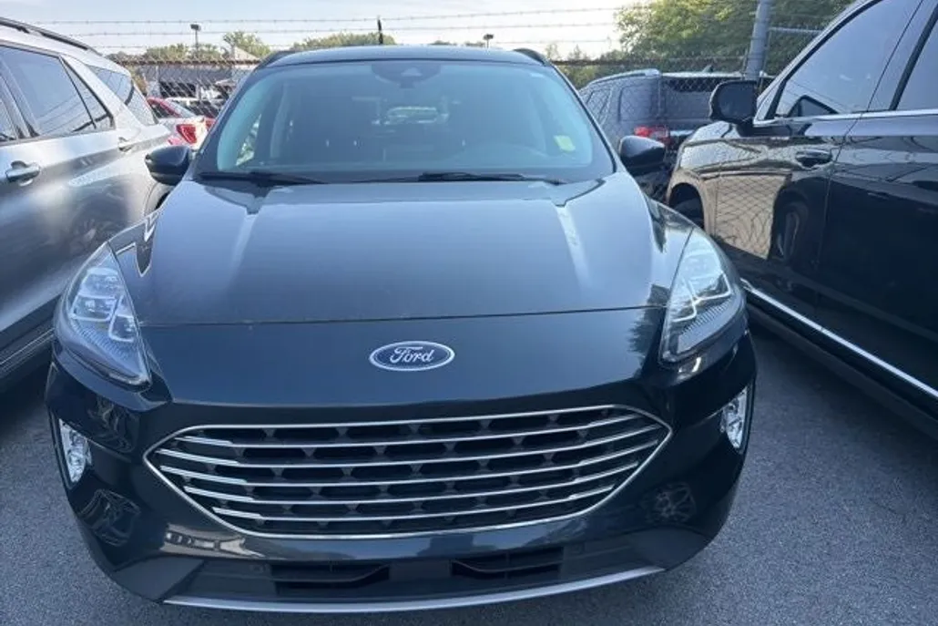 2022 Ford Escape Titanium photo 1