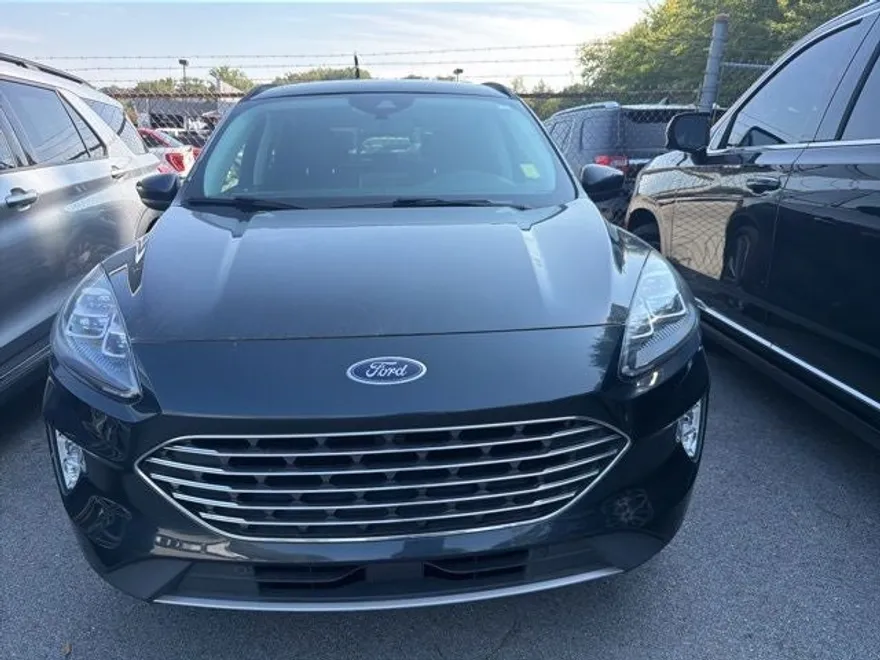 2022 Ford Escape Titanium photo 1