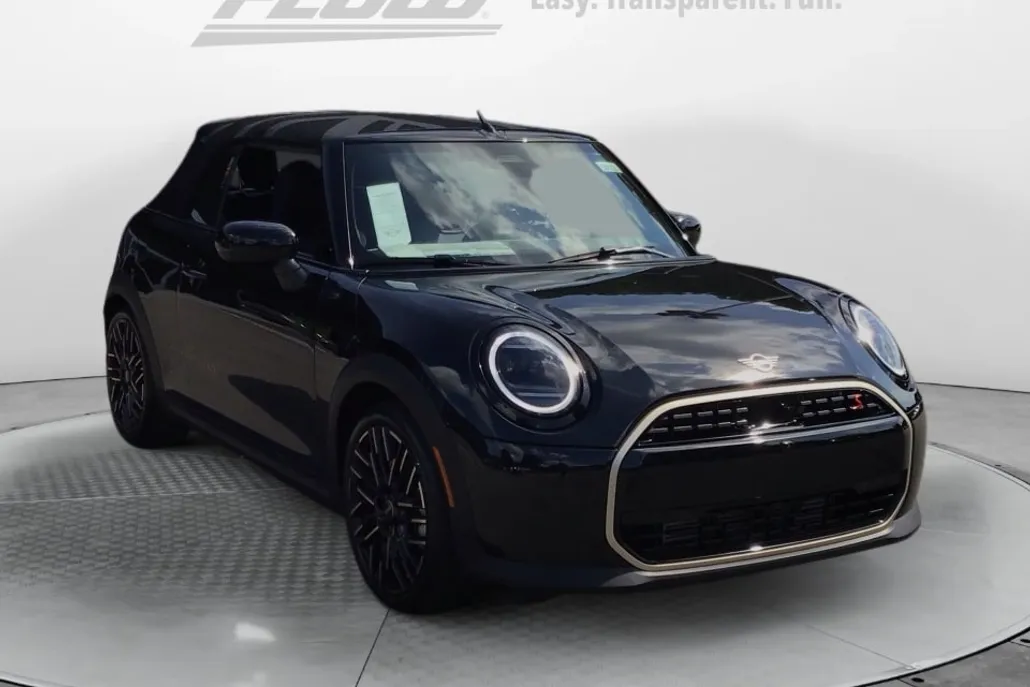 2025 Mini Cooper Convertible Iconic photo 1