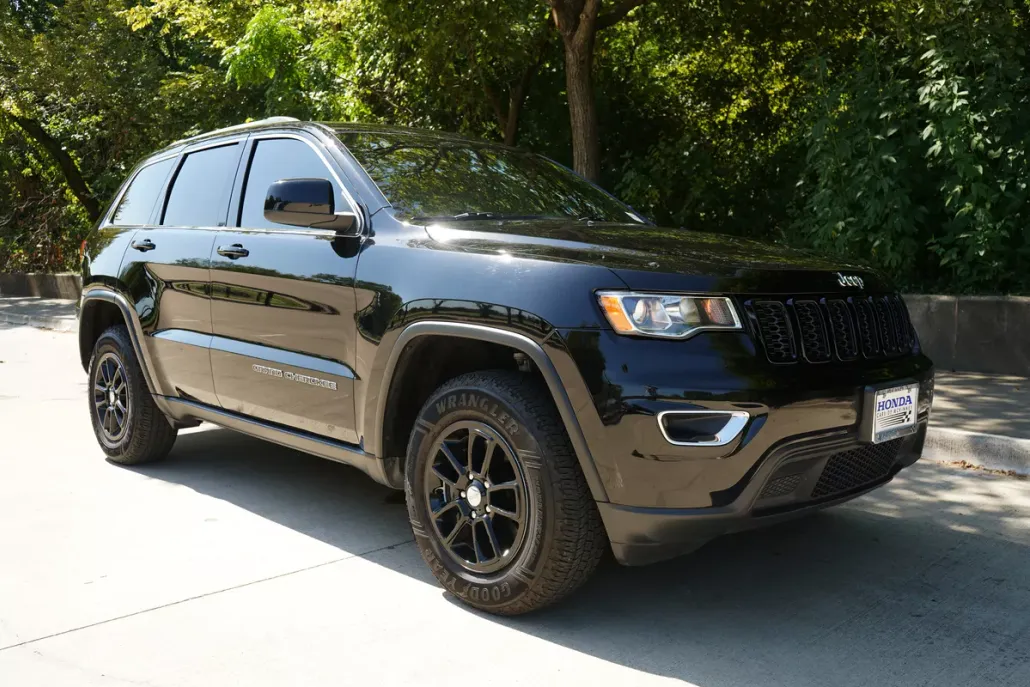 2020 Jeep Grand Cherokee Laredo E photo 1
