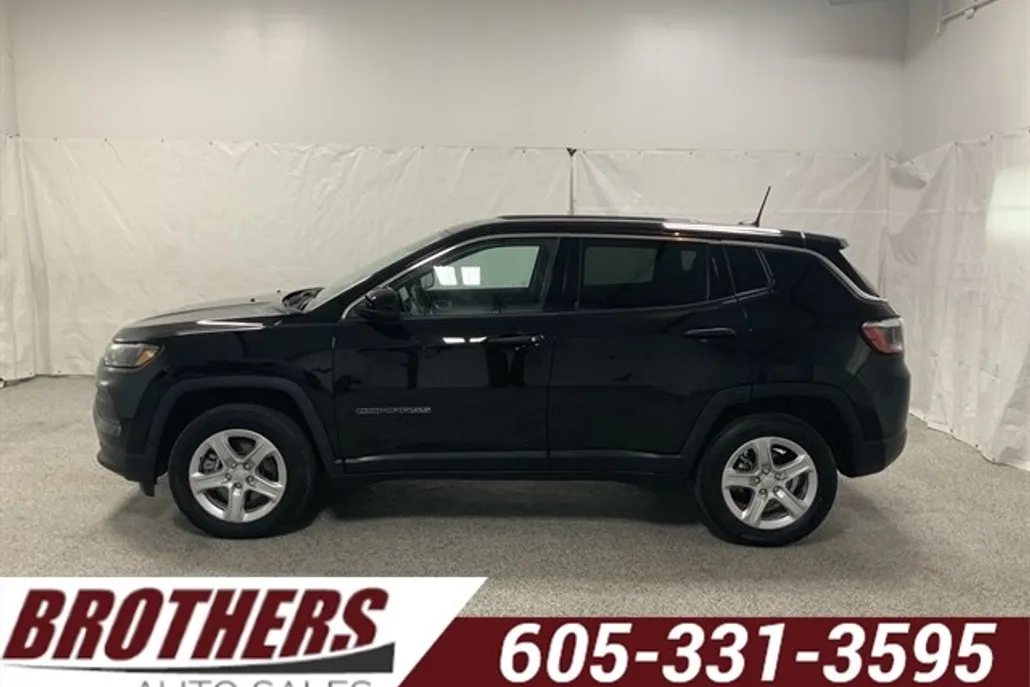2024 Jeep Compass Sport photo 1