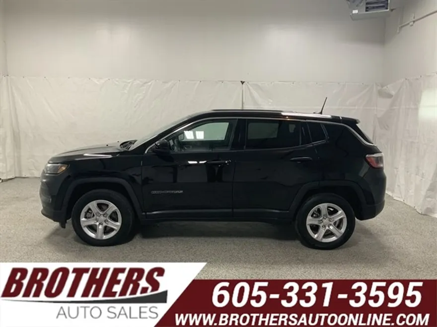 2024 Jeep Compass Sport photo 1