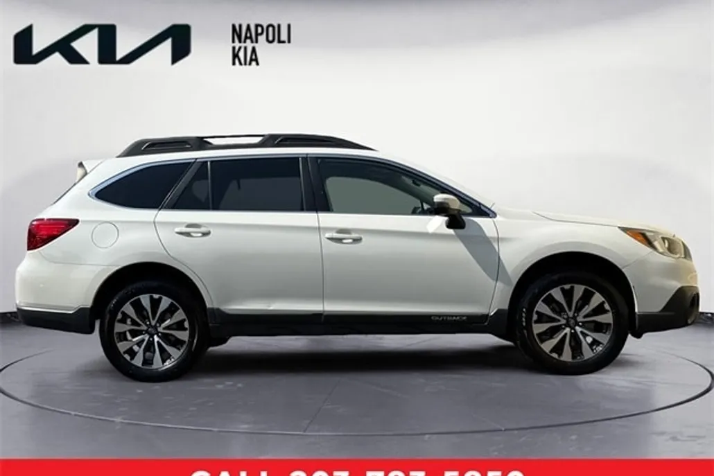 2016 Subaru Outback 2.5i Limited photo 1
