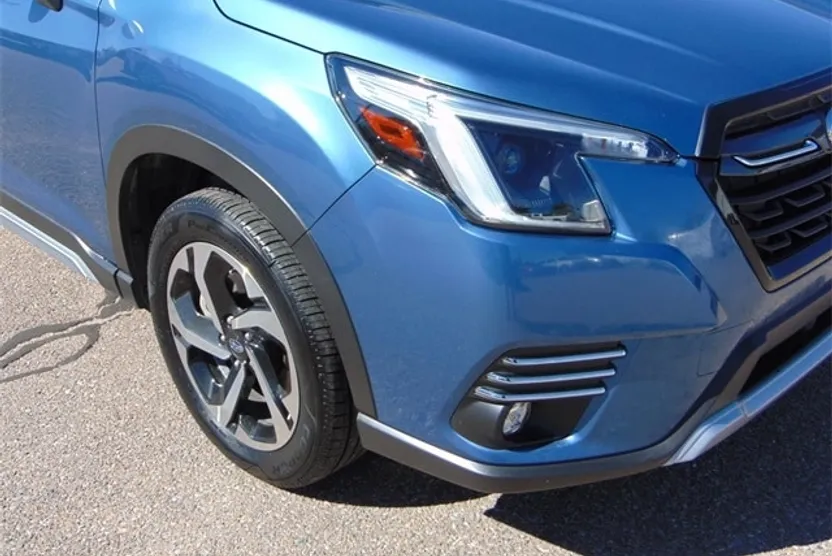 2023 Subaru Forester Touring photo 1