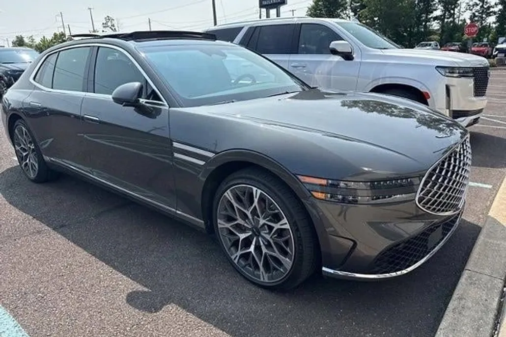 2024 Genesis G90 3.5T E-Supercharger photo 1