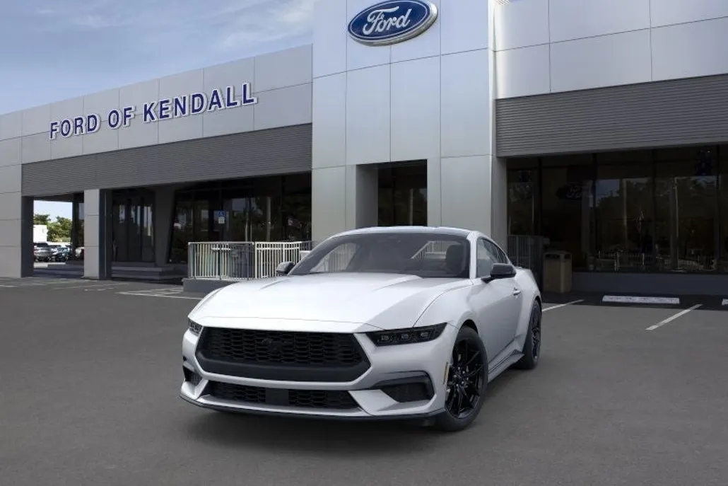 2025 Ford Mustang EcoBoost photo 1