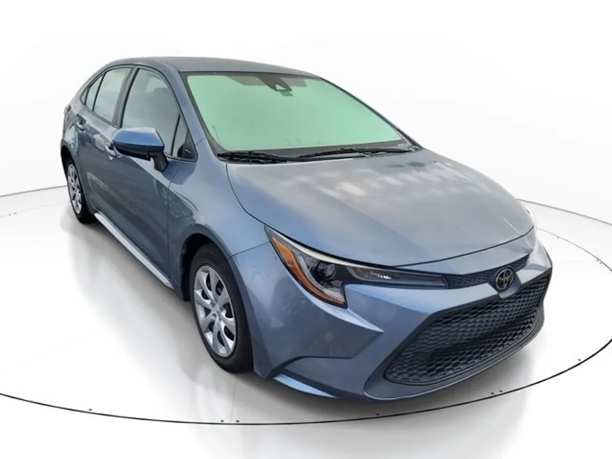 2021 Toyota Corolla LE photo 1