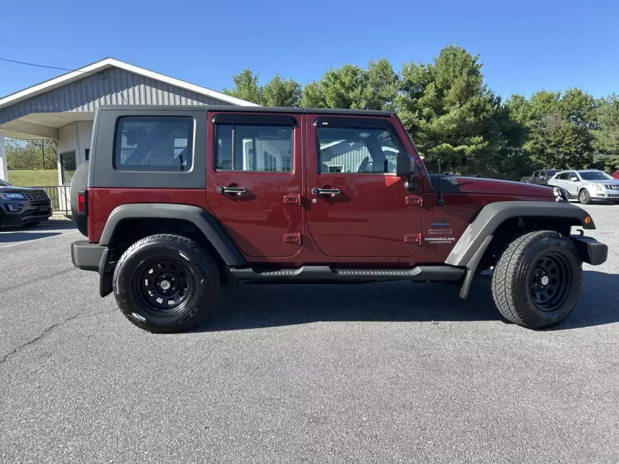 2010 Jeep Wrangler Unlimited Sport photo 1