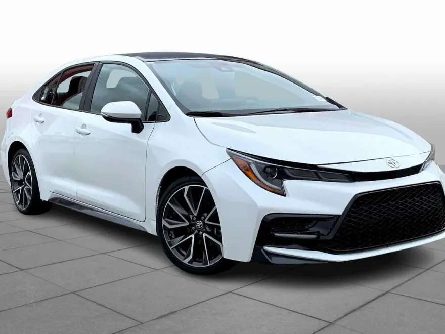 2022 Toyota Corolla SE photo 1