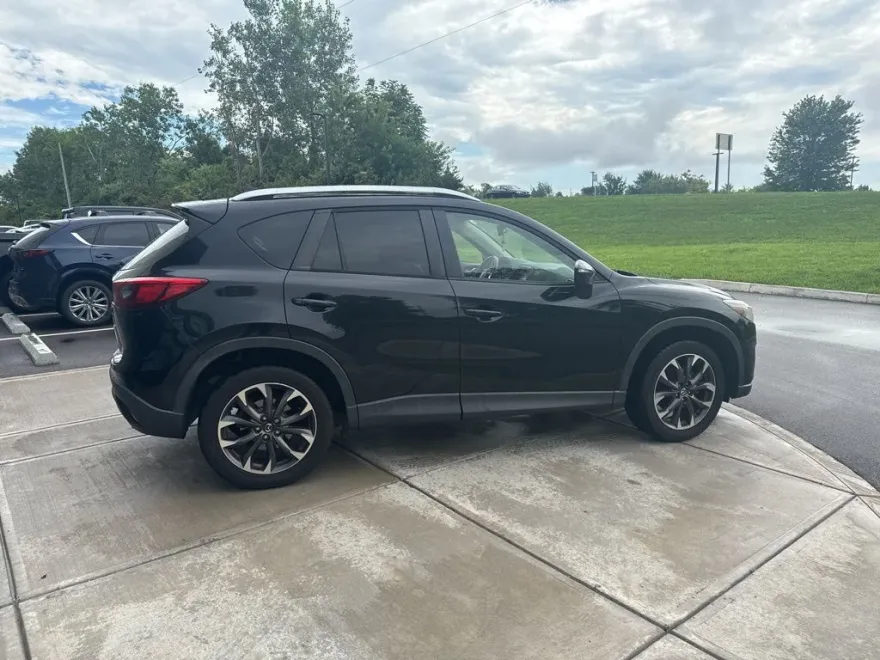 2016 Mazda CX-5 Grand Touring photo 1