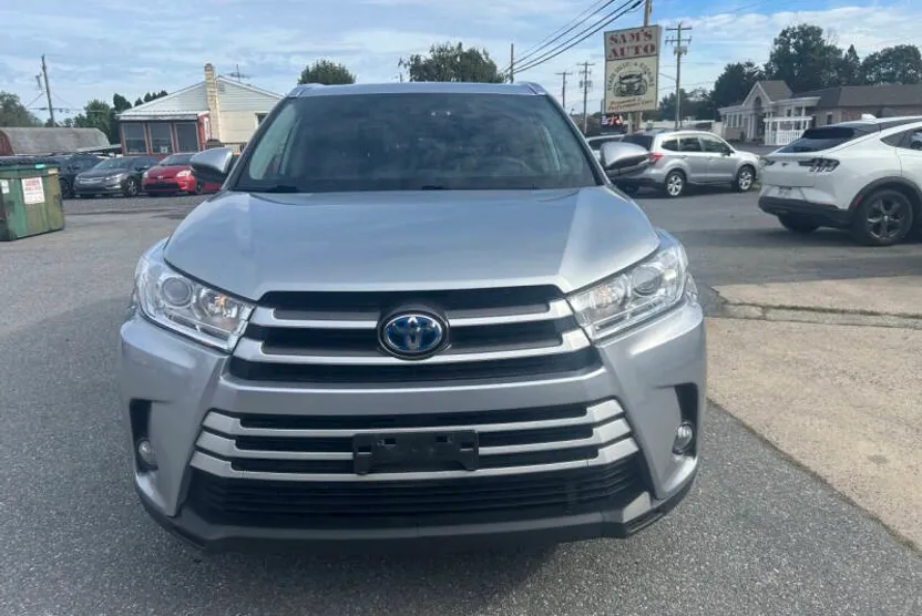 2019 Toyota Highlander Hybrid XLE photo 1