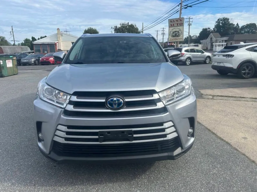 2019 Toyota Highlander Hybrid XLE photo 1