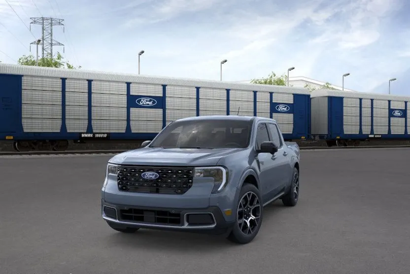 2025 Ford Maverick Lariat photo 1