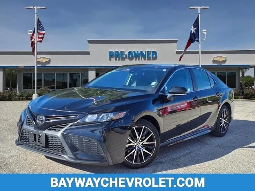 2024 Toyota Camry SE photo 1