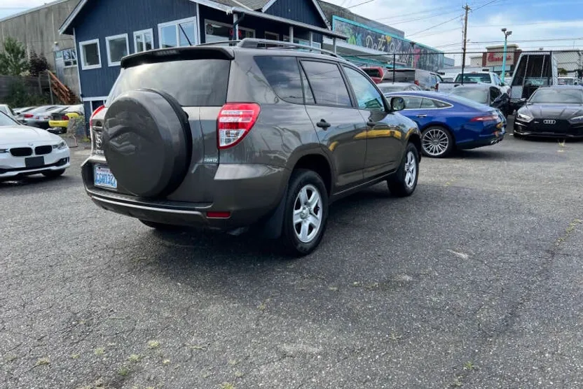 2010 Toyota RAV4 Base photo 1