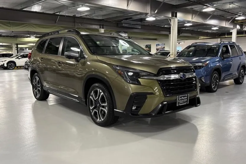 2023 Subaru Ascent Limited photo 1