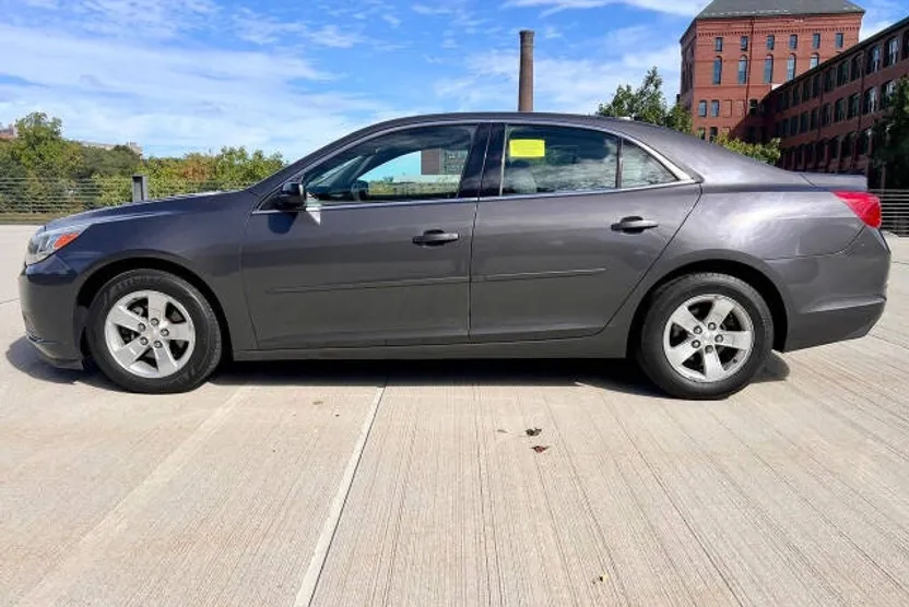 2013 Chevrolet Malibu LS photo 1