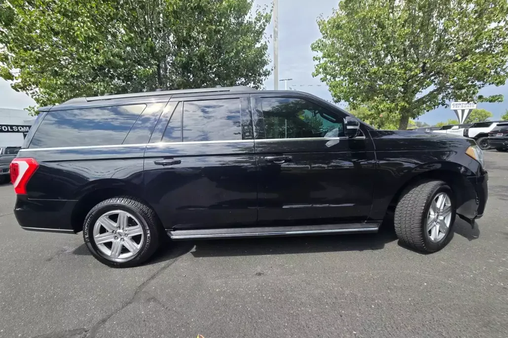 2020 Ford Expedition MAX XLT photo 1