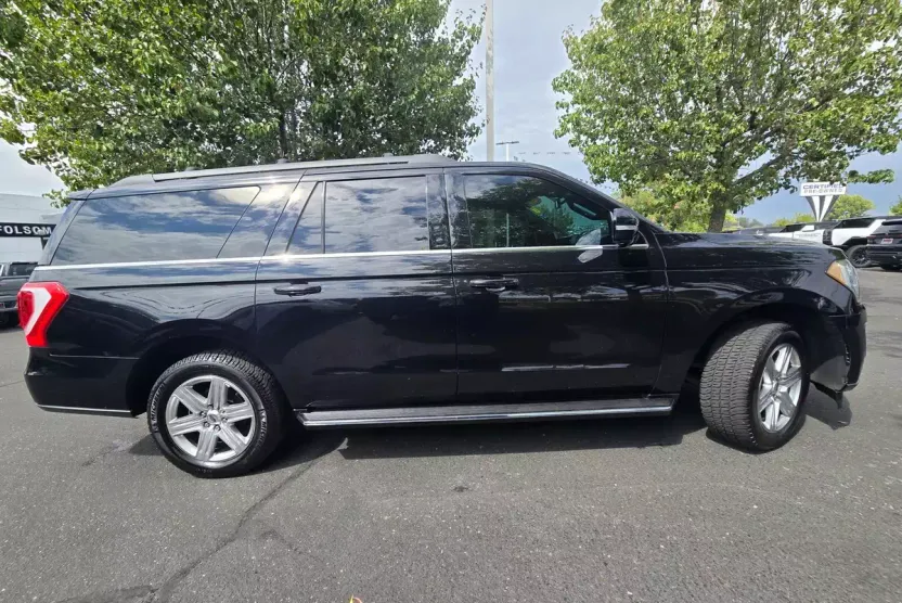 2020 Ford Expedition MAX XLT photo 1