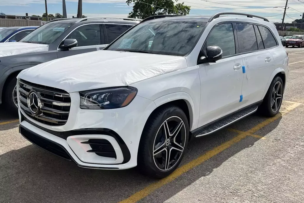 2025 Mercedes Benz GLS 450 4MATIC photo 1