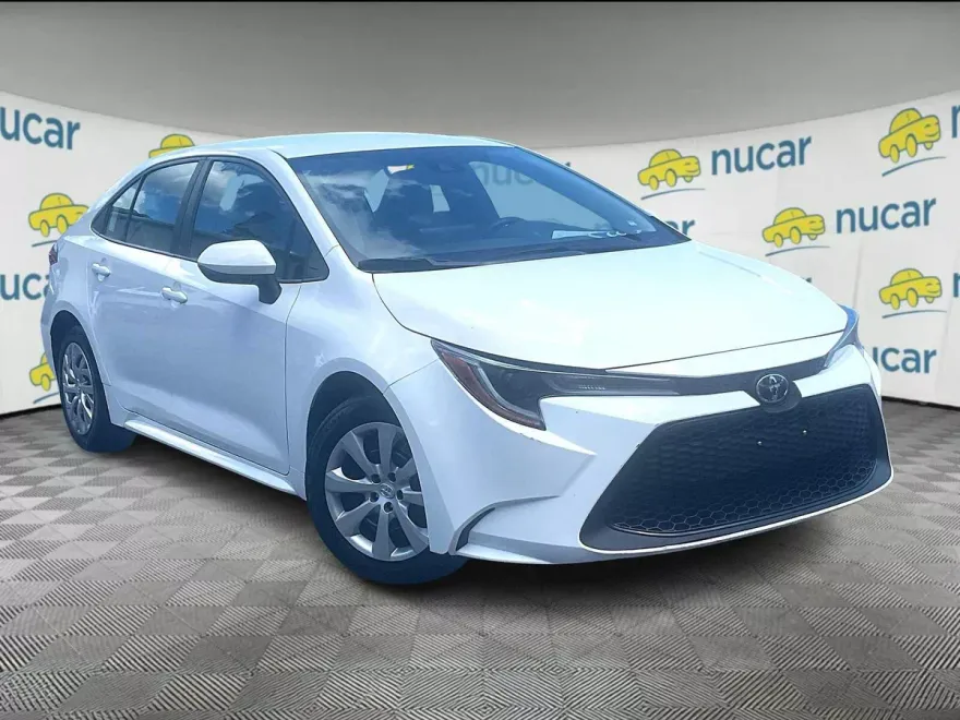 2022 Toyota Corolla LE photo 1