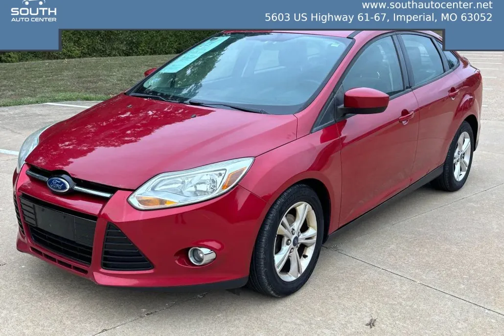 2012 Ford Focus Sedan photo 1