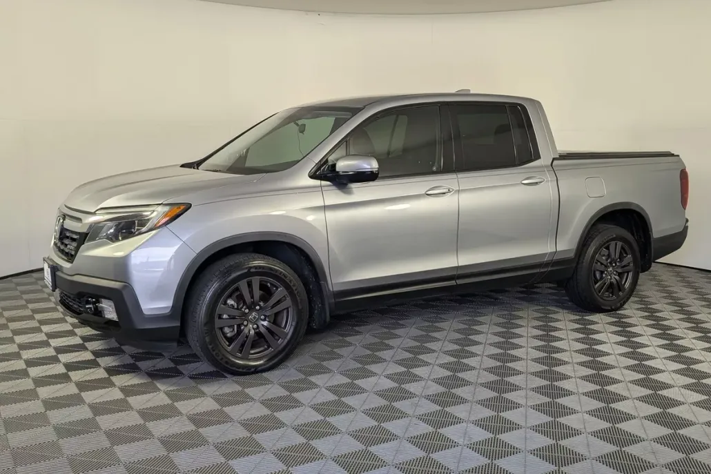 2019 Honda Ridgeline Sport photo 1