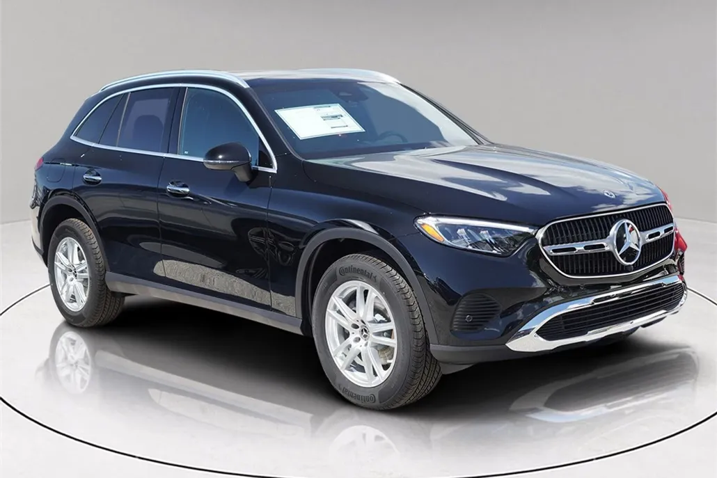 2025 Mercedes Benz GLC 300 photo 1