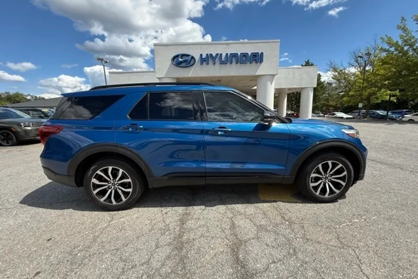 2020 Ford Explorer ST photo 1