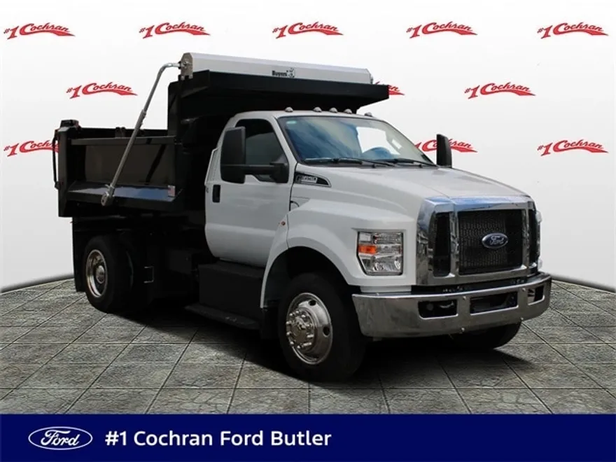 2025 Ford F-650 Base Regular Cab photo 1