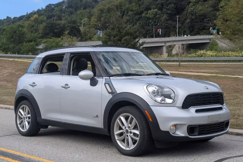 2014 Mini Countryman S ALL4 photo 1