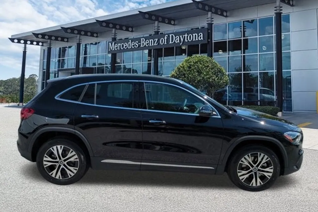 2026 Mercedes Benz GLA 250 photo 1