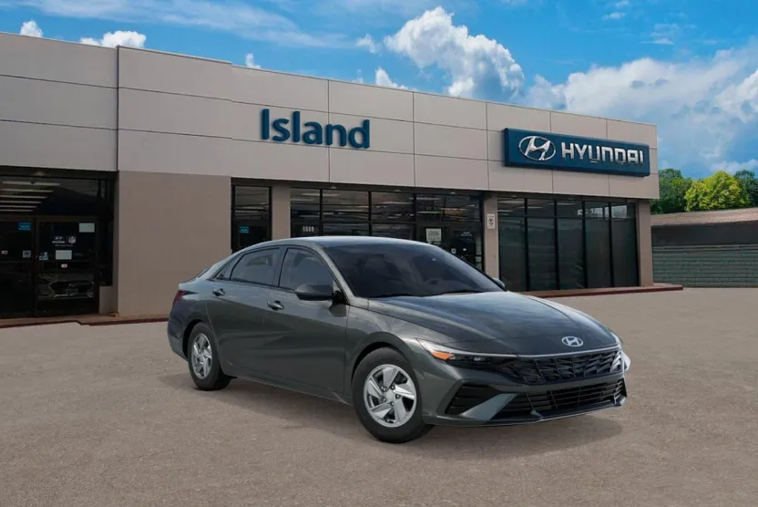 2025 Hyundai Elantra SE photo 1