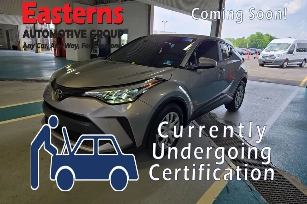 2020 Toyota C-HR LE photo 1