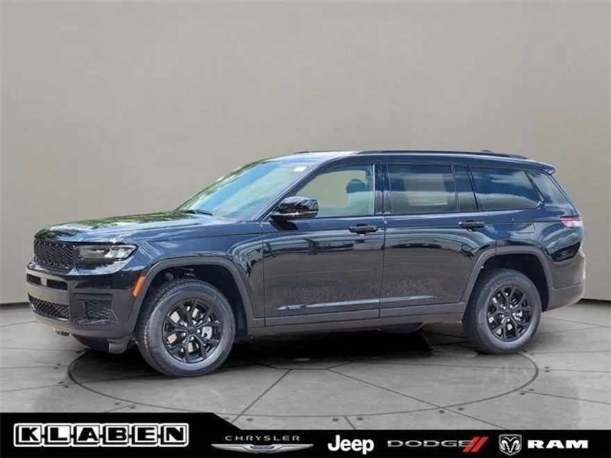 2025 Jeep Grand Cherokee Altitude photo 1
