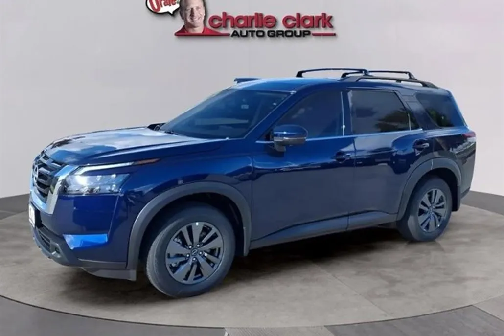 2025 Nissan Pathfinder SV photo 1